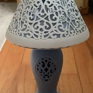 Partylite Pierced Cameo Candle Lamp, blue & white, EUC